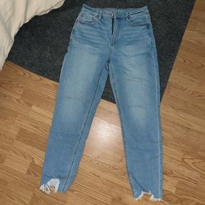 AE distressed ankle mom jean